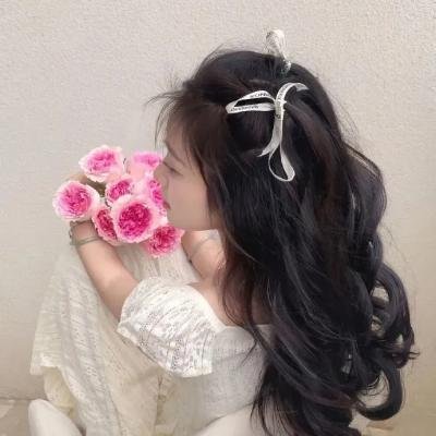 娇妻手里亿点粮，硬汉也投降